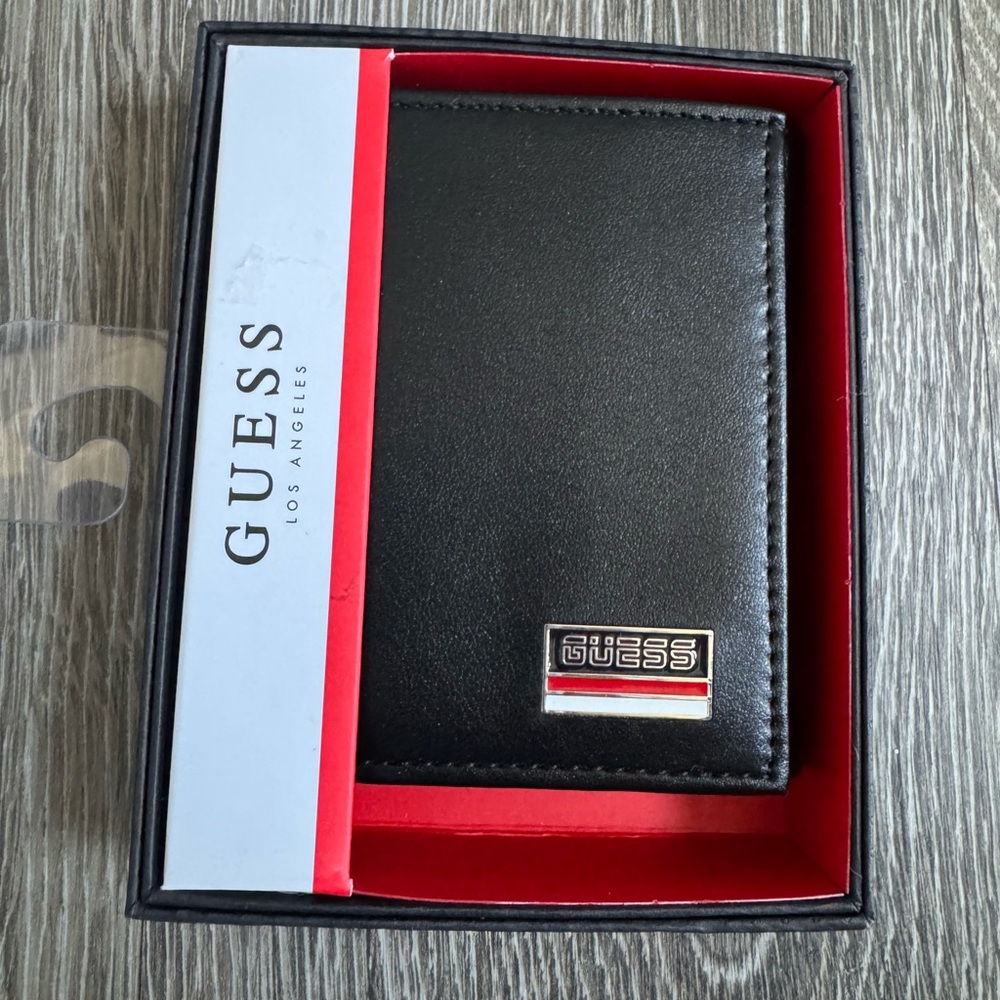 GUESS Black Leather Bifold Wallet with Metal Logo Plaque
